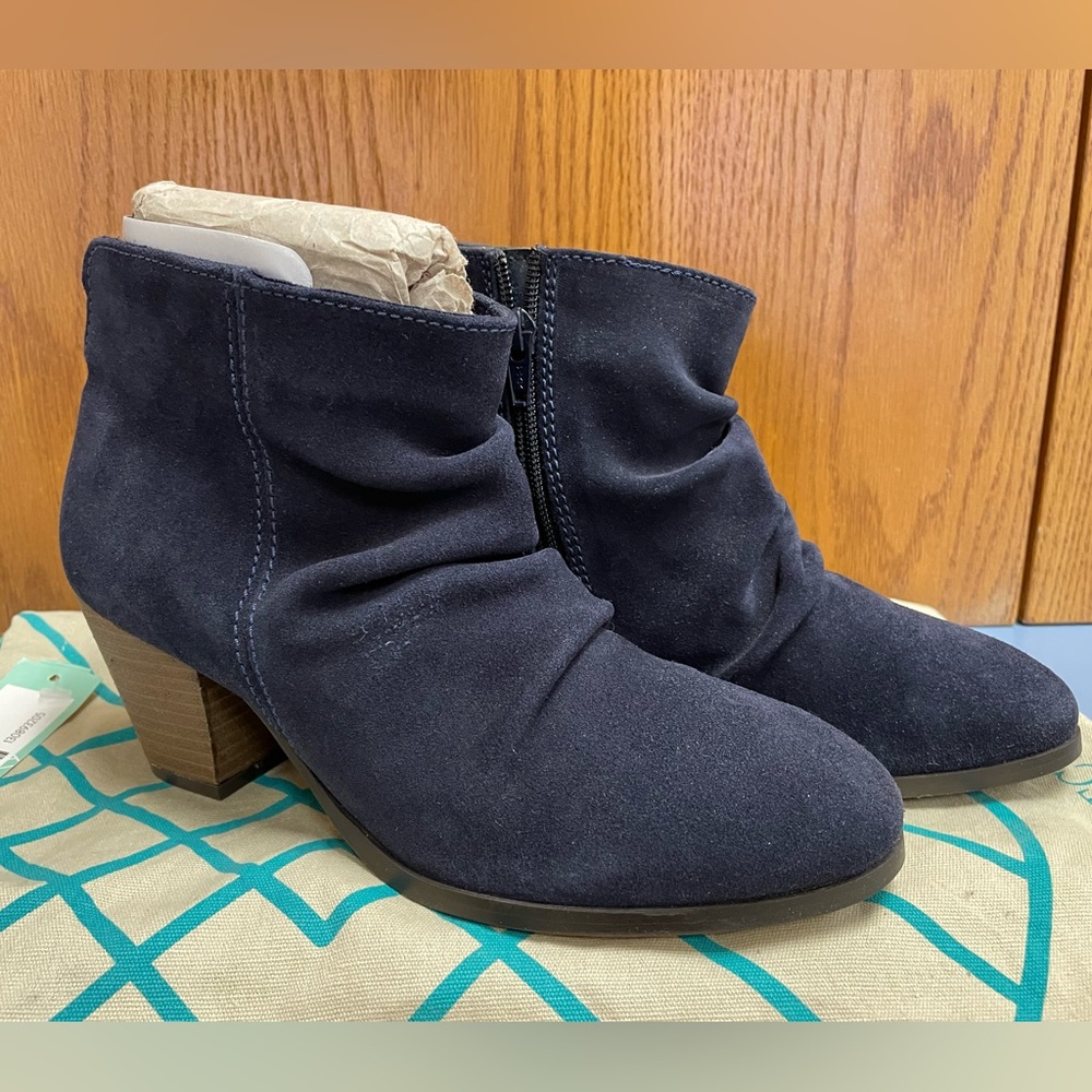 Diba Sandra Suede Bootie size 8.5 Navy NEW Stitchfix